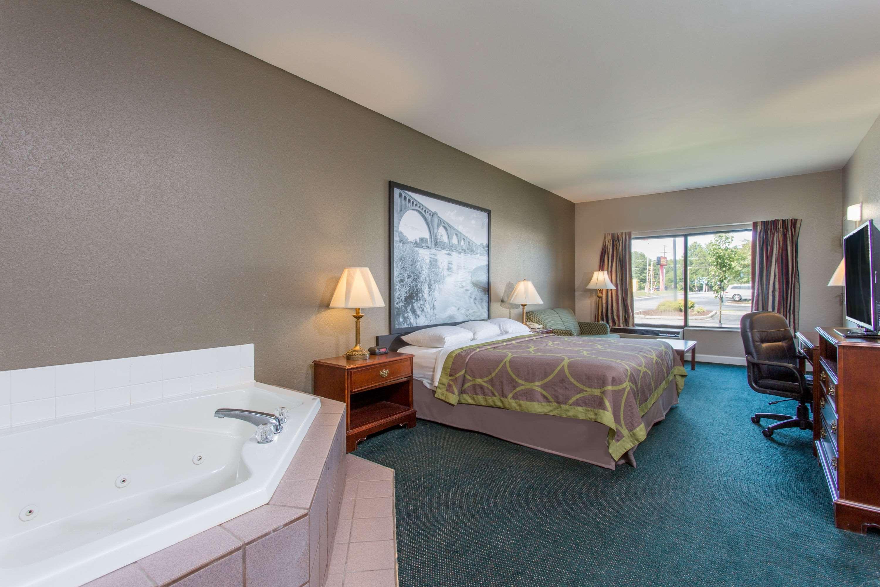 Super 8 By Wyndham Petersburg Motel Ngoại thất bức ảnh