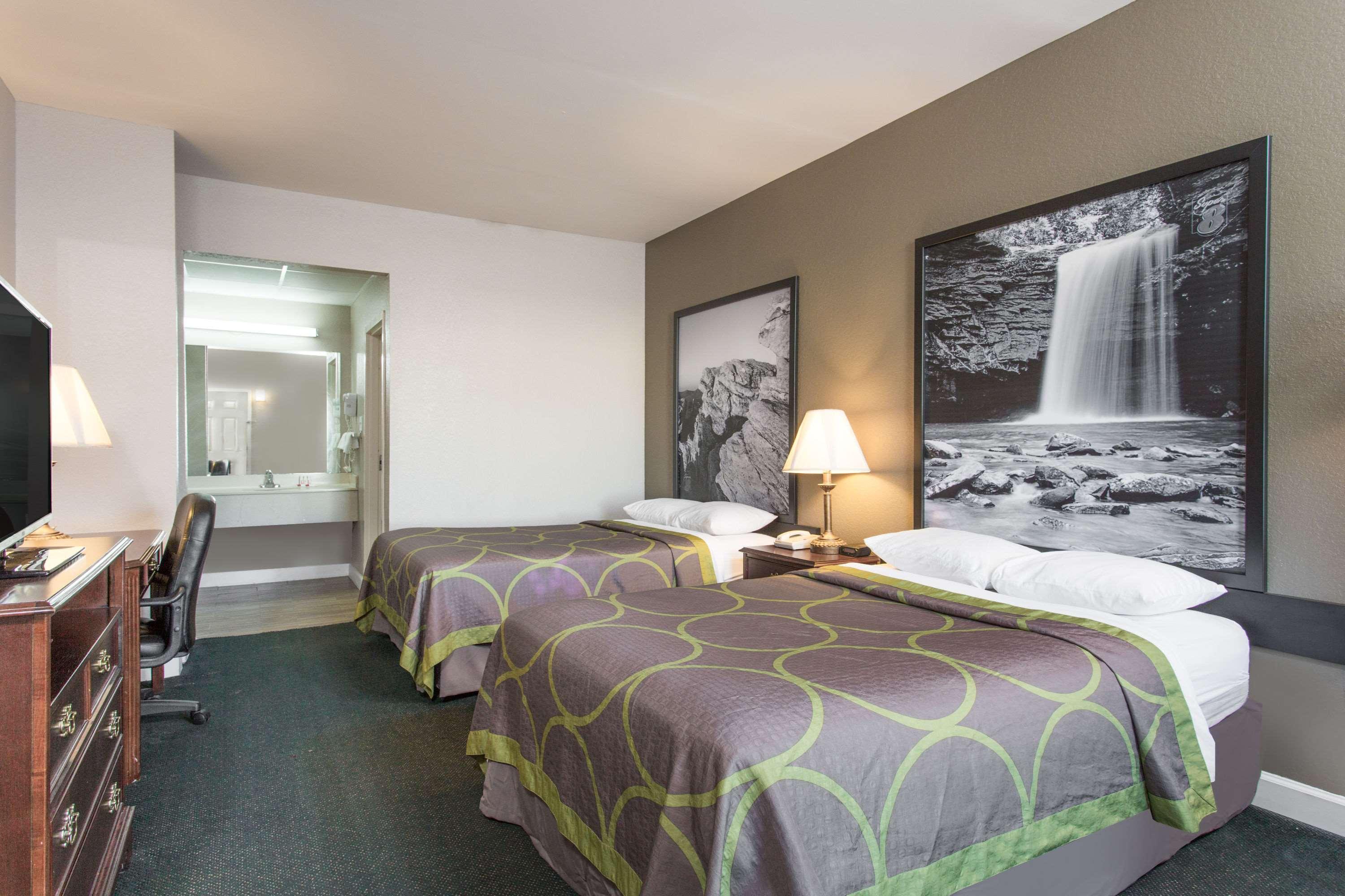 Super 8 By Wyndham Petersburg Motel Ngoại thất bức ảnh